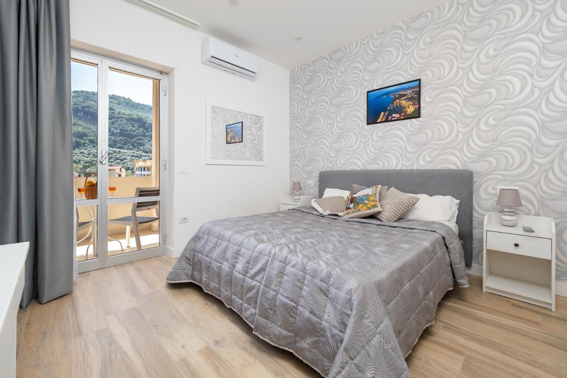 Nonno Angelo - 4 Bedrooms With Free Parking & Seaview Balcony Península Sorrentina Exterior foto