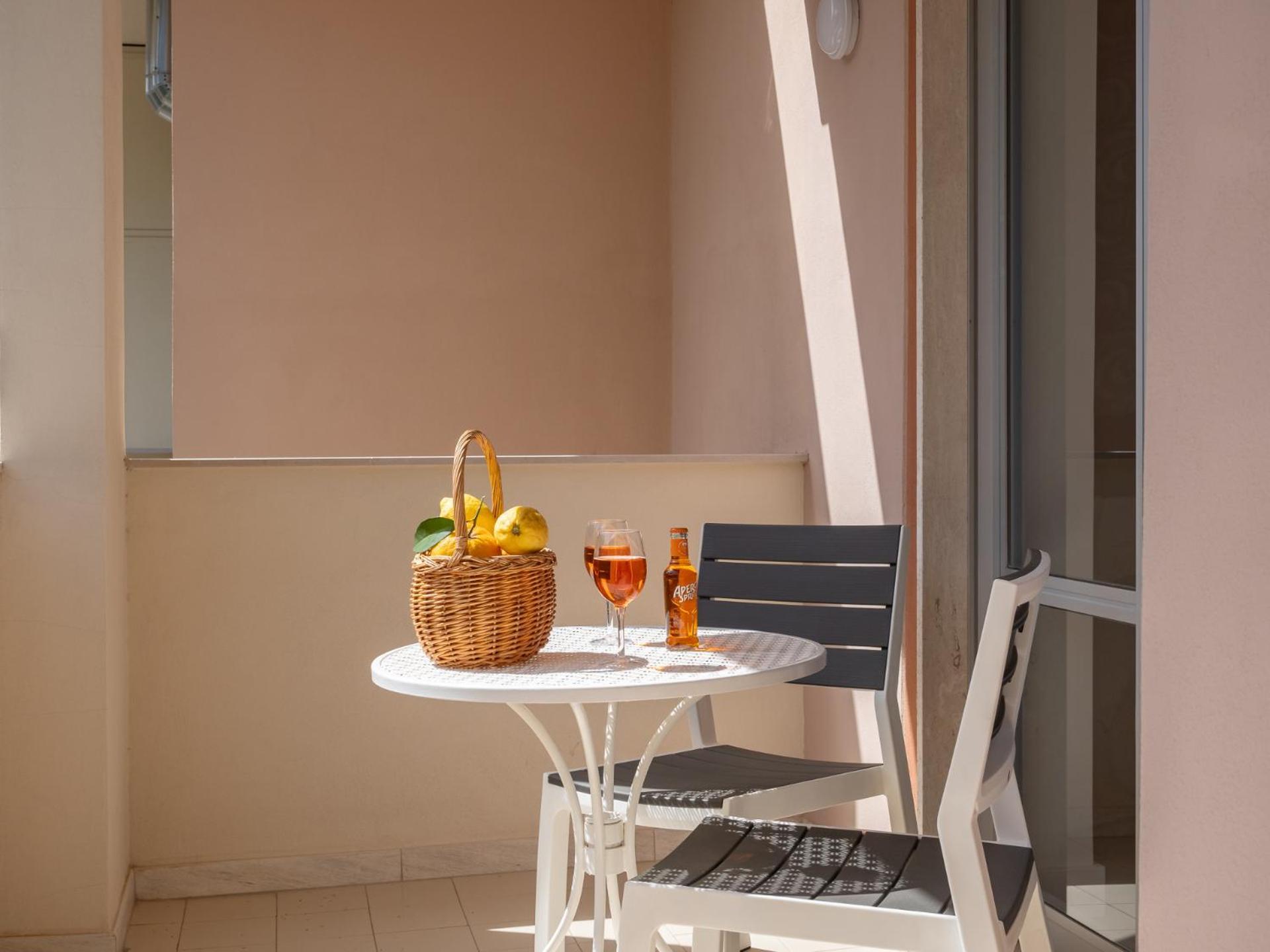 Nonno Angelo - 4 Bedrooms With Free Parking & Seaview Balcony Península Sorrentina Exterior foto