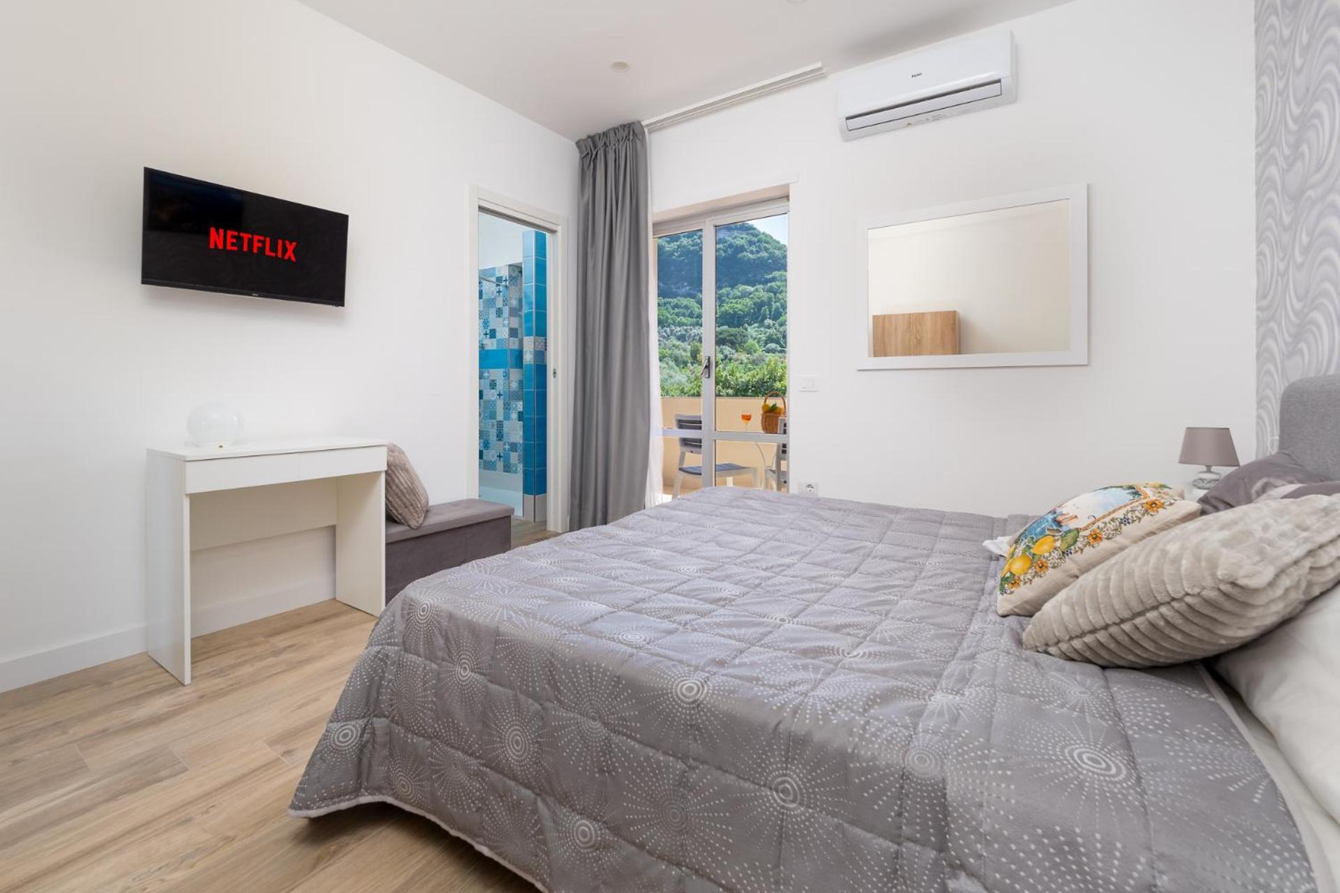 Nonno Angelo - 4 Bedrooms With Free Parking & Seaview Balcony Península Sorrentina Exterior foto