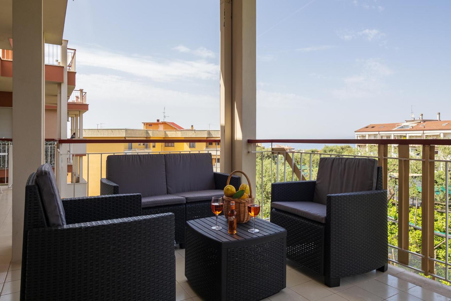 Nonno Angelo - 4 Bedrooms With Free Parking & Seaview Balcony Península Sorrentina Exterior foto